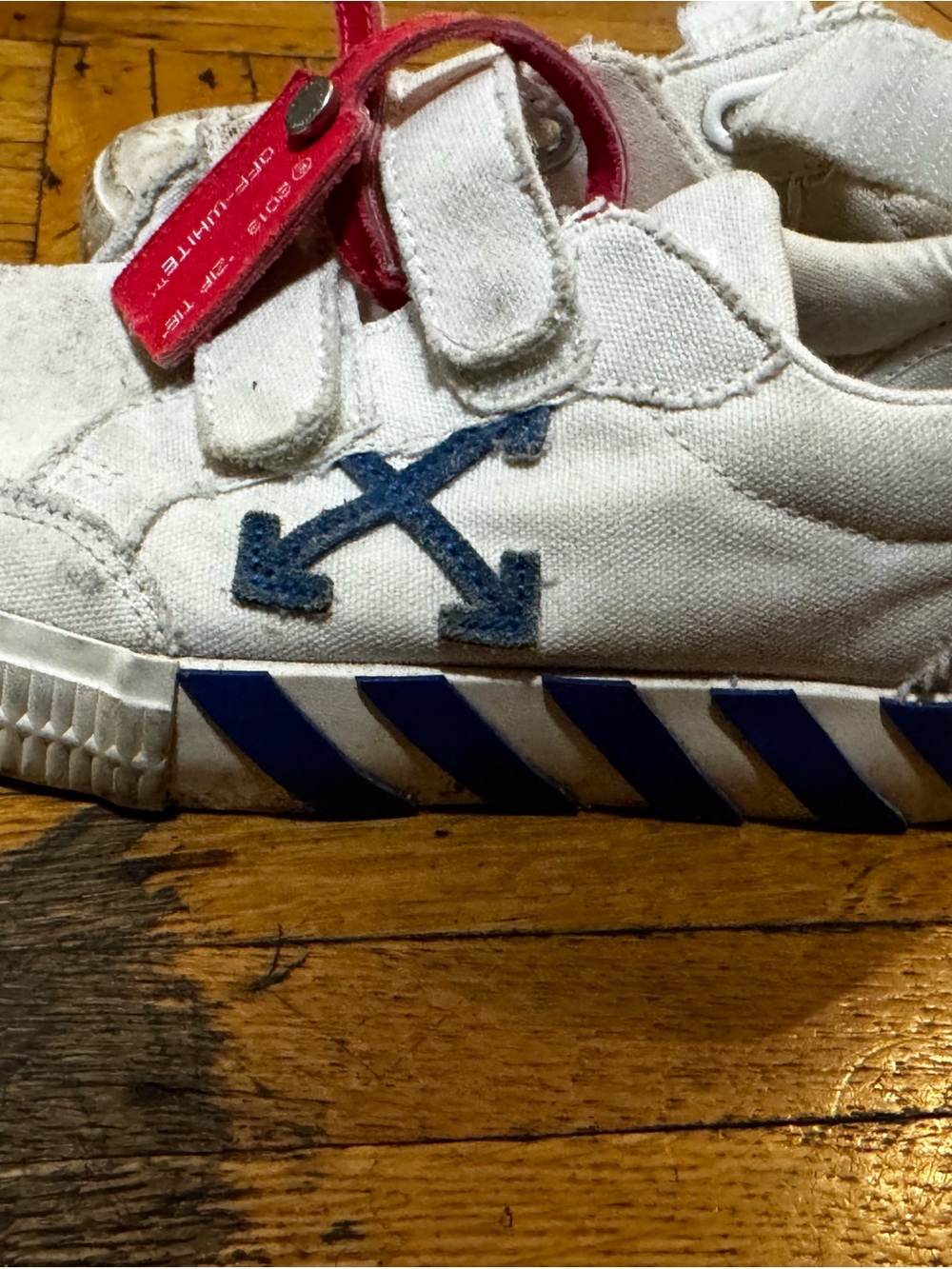 Off-White White Kids Sneakers with Blue Arrow and Blue Striped Sole